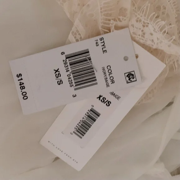 Rya Robe - Picture 5 of 6